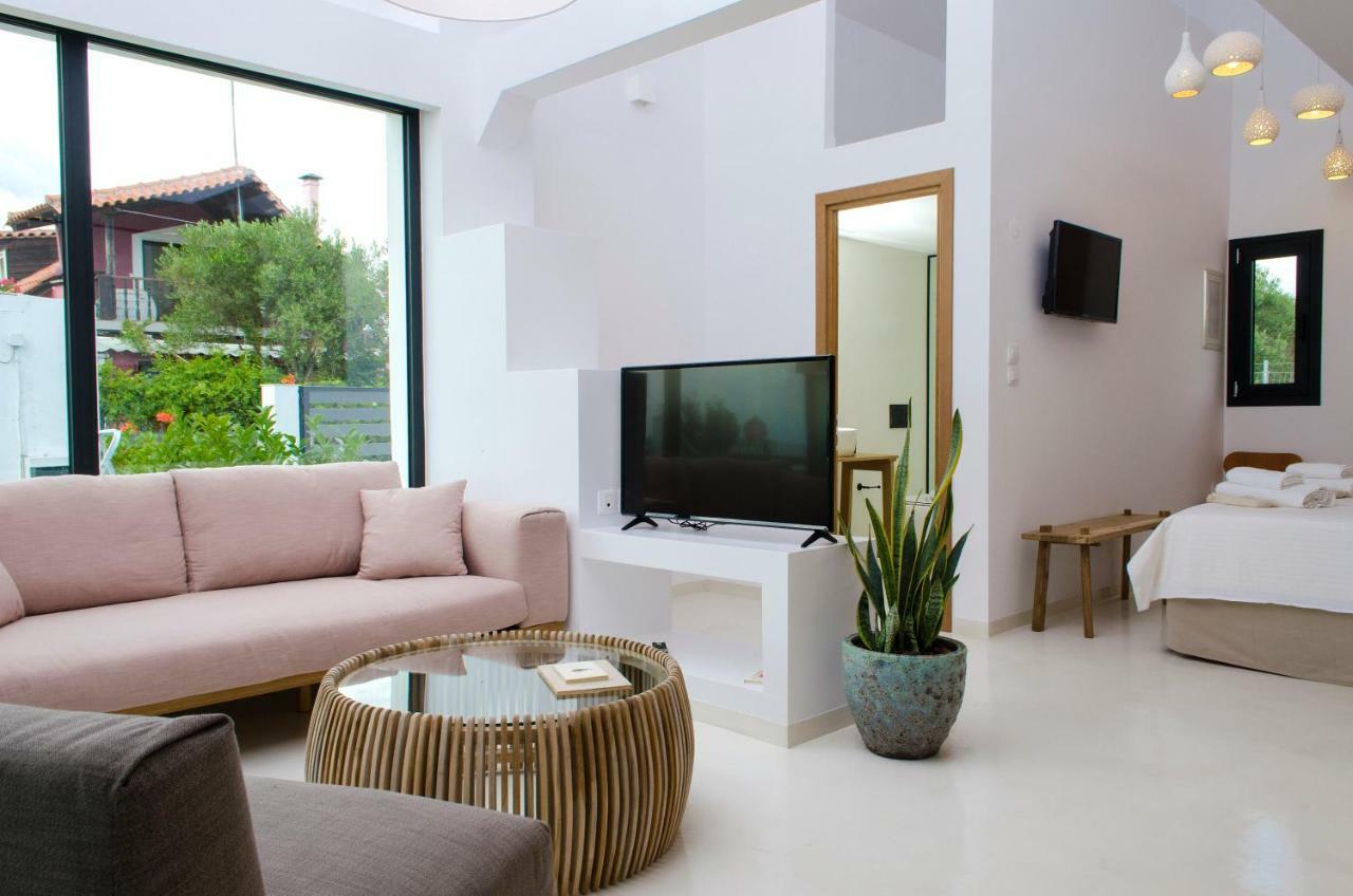 Thea Suites Nea Kallikrateia ภายนอก รูปภาพ